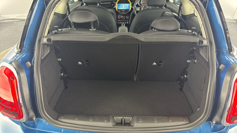 MINI Hatchback 1.5 Cooper Classic 3dr Auto Petrol Hatchback